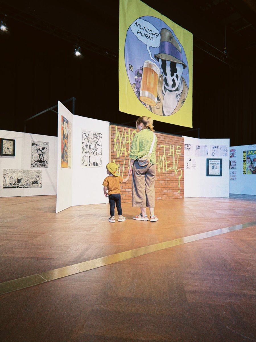 ходим тут по выставкам и фестивалям