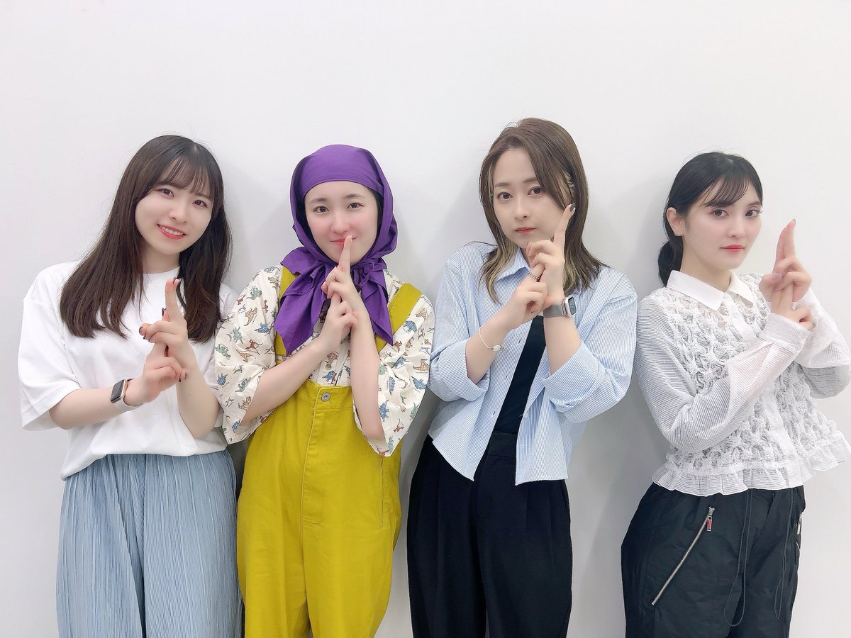 TVアニメ『mono』公式 (@mono_weekend) on Twitter photo ━━* \第11回/ *━━━
           「#mono語り」 
 ありがとうございました📻
━━━━━━━━━━━━
低め半ちょっと高い笑い担当🐦⬛
ブタミントンで楽しみました🐷
youtu.be/RAYfPDMK8dc
▼会員限定パート✨
onsen.ag/program/mono-w…
#mono #三川華月 #古賀葵 #遠野ひかる #河瀬茉希 ━━* \第11回/ *━━━
           「#mono語り」 
 ありがとうございました📻
━━━━━━━━━━━━
低め半ちょっと高い笑い担当🐦⬛
ブタミントンで楽しみました🐷
youtu.be/RAYfPDMK8dc
▼会員限定パート✨
onsen.ag/program/mono-w…
#mono #三川華月 #古賀葵 #遠野ひかる #河瀬茉希