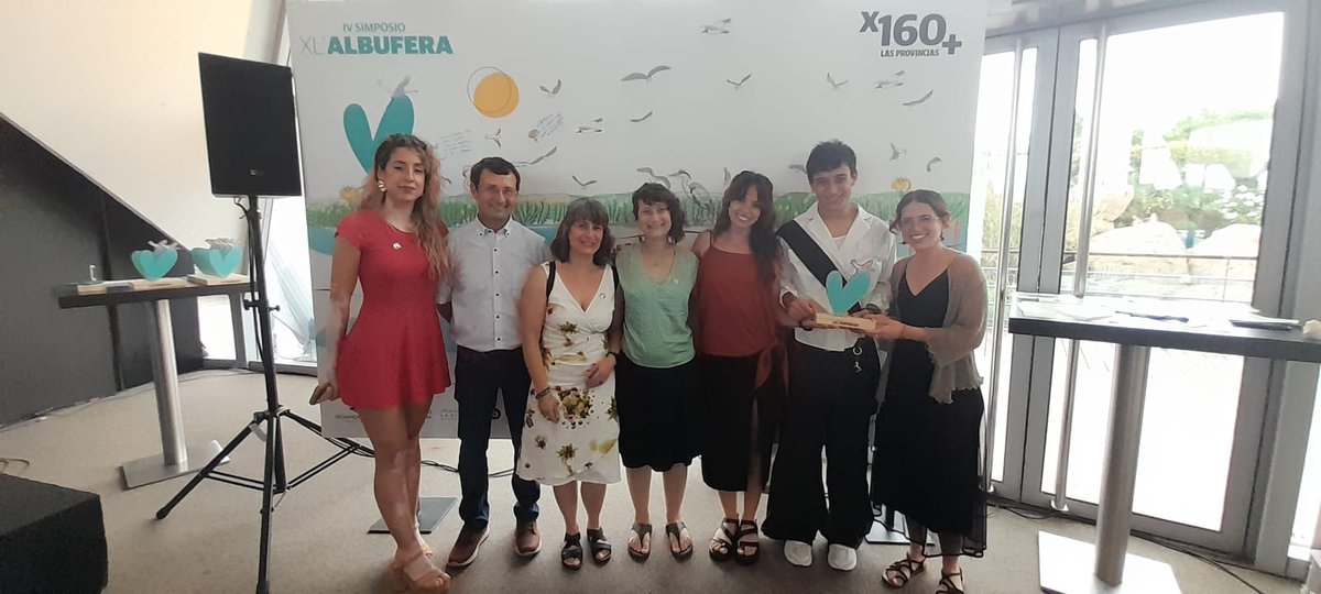 SEO_BirdLife's tweet image. 🏆 Agradecidos por el premio Corazón Verde de @lasprovincias por nuestro trabajo de voluntariado retirando residuos en el marjal de #Catarroja #Valencia tras la #DANA
👩‍👩‍👧👨‍👨‍👧‍👧 Un premio para compartir con todas las personas voluntarias que han participado y con numerosas ONG que