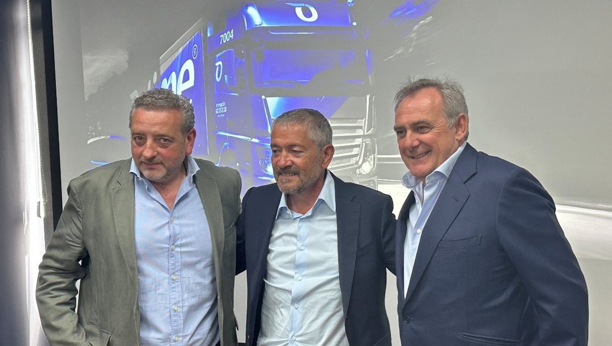 Puerto Seco de Antequera. Carlos Moreno, CEO de Ontime:“Este proyecto es clave para ofrecer soluciones logísticas de vanguardia a nuestros clientes”.
#LiderazgoLogístico #OntimeGrupo #soyAcotral 👉goo.su/CbqH2