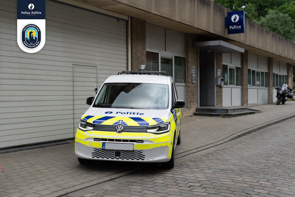 pz_zuid's tweet image. De dienst Verkeer krijgt er twee nieuwe Volkswagen Caddy&apos;s mét Battenburgpatroon bij. De komende weken zal je ze zeker spotten tijdens de BOB-controles.