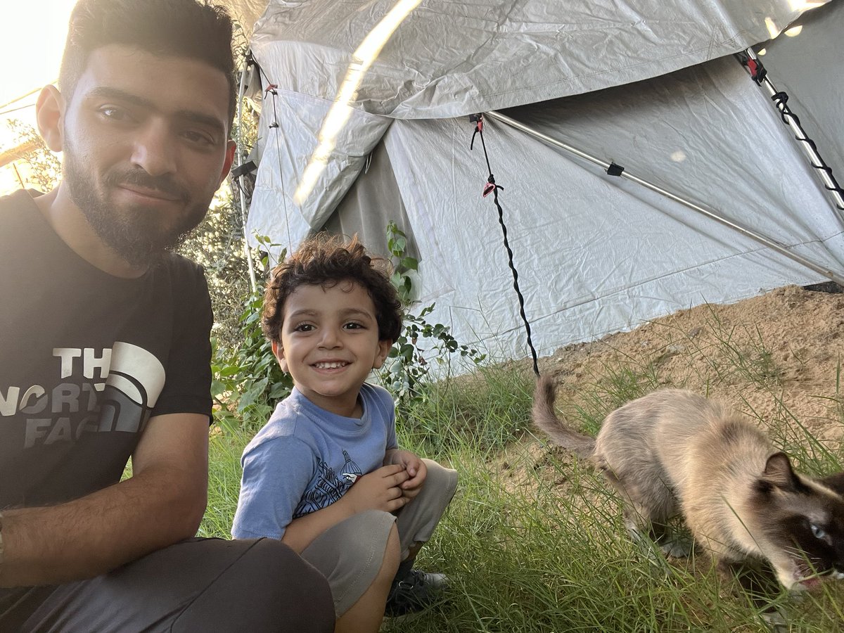 Together on a rescue journey! 🐾❤️ Me and Yusuf are working to save the needy animals in Gaza. ⛑️🐾💣💔Every creature deserves a chance at life! 🥹🐾🆘🙏😻💕