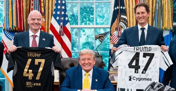 Paolone_TO's tweet photo. E la SMORFIA muta! #Trump #Juventus 

￼
￼ https://t.co/yQOxzvlzMc