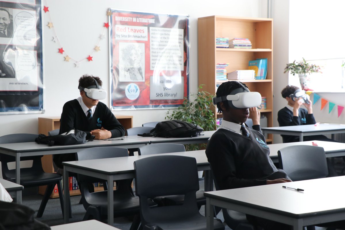 Our students took part in Bedfordshire Police’s VR experience Lost Boys, a powerful film highlighting the dangers of grooming and county lines. A vital step in helping them spot the signs and stay safe. <a href="/bedspolice/">Bedfordshire Police</a> <a href="/Luton_YOS/">Luton YOS</a>