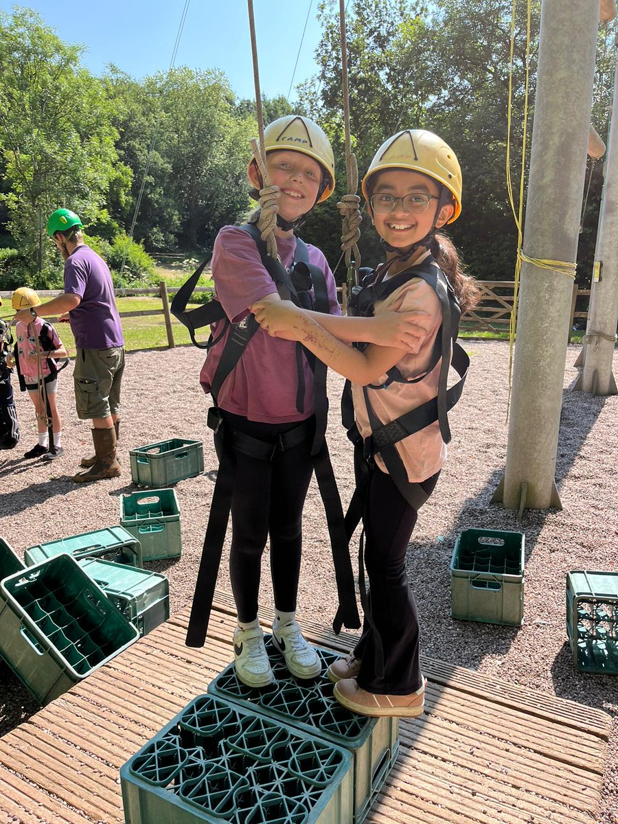 Miss Hart tweet media