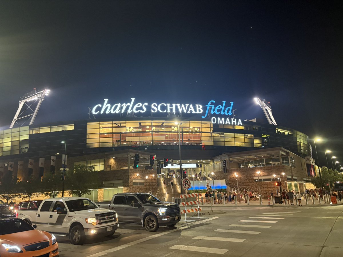 The Sun came up this morning in Omaha… saw a no hitter and heartbreak all in the same week. .. It was tough loss .. Those men left it all on the field… DVH again class act .. Thanks for the memories this week ..Love the Razorbacks #WPS #CWS