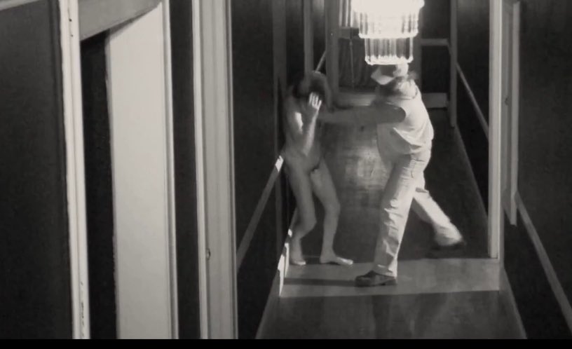 Расследование «Верстки» и ВИ это же почти сюжет фильма Рэмси «Тебя никогда здесь не было». Только без травмированного мстителя, который пиздит молотком влиятельных обитателей особняка, где держат девочек