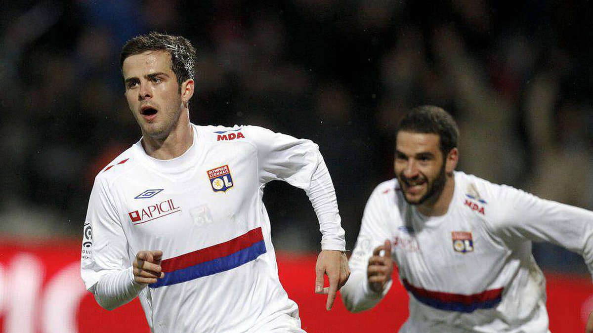 Miralem Pjanić (18) (€7.5M) - FC Metz to Lyon (2008)