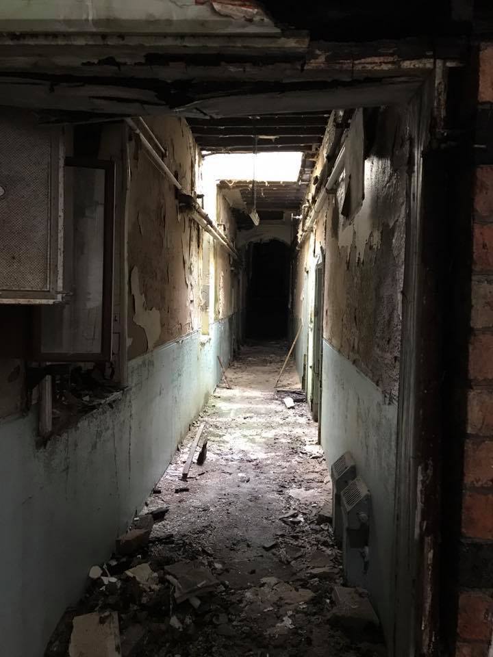 recon_images's tweet image. Capturing the haunting beauty of an abandoned UK building. The decay tells a story of its past. #urbanexploration #abandonedplaces #ukphotography #decay #hiddengems
