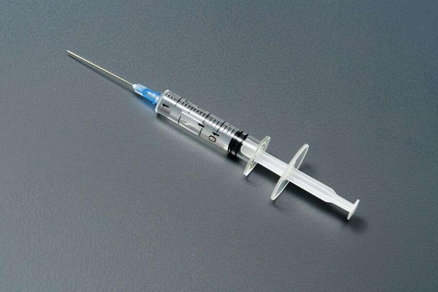 Limportant_fr's tweet photo. Les États-Unis valident un traitement innovant contre le VIH: 2 piqûres annuelles pour 28 218 dollars https://t.co/mz6x6amnsP @24matins https://t.co/tGWr8ZIr39