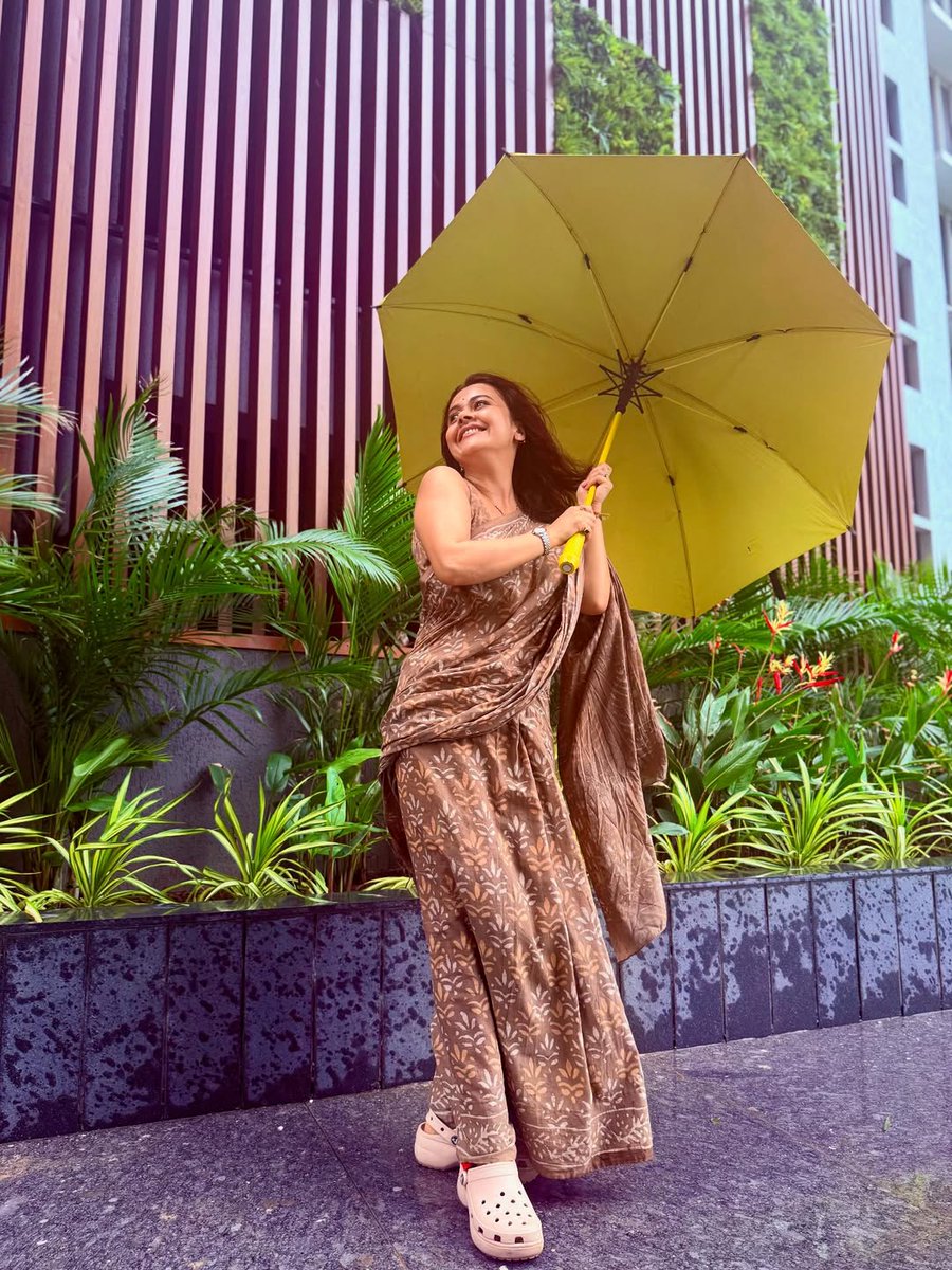 DelhiTimesTweet's tweet image. #DevoleenaBhattacharjee is monsoon-ready!
@Devoleena_23