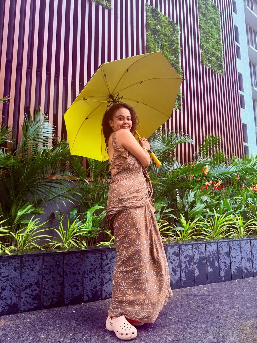 DelhiTimesTweet's tweet image. #DevoleenaBhattacharjee is monsoon-ready!
@Devoleena_23