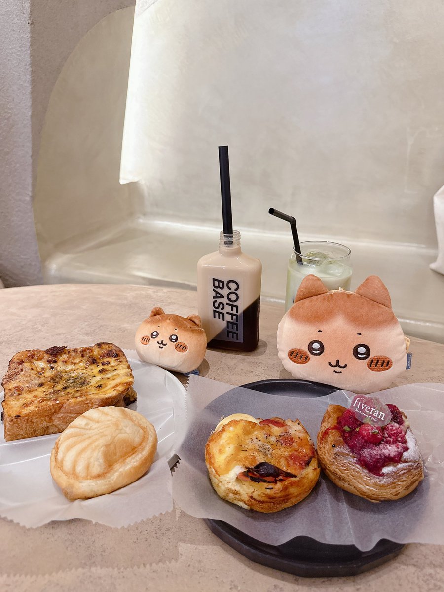 気になってたfive ran さん̳^っ  ̫ -^ ̳🤍
やっと行けたよ〜♡
美味しそうなパンがありすぎて、悩みながら選ぶの楽しかった🥐💞お洒落なパン屋さんだった✨️
また食べたいな～🫶🏻