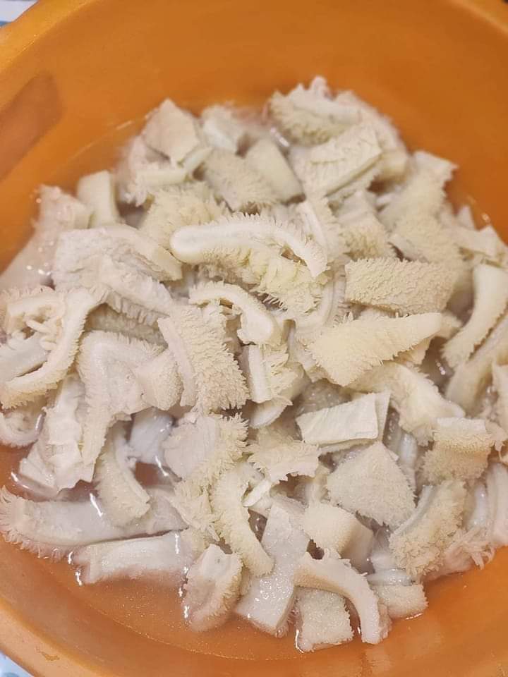 Kama utumbo unatakiwa uoshwe hivi, basi nimekula sana uchafu.😭😂