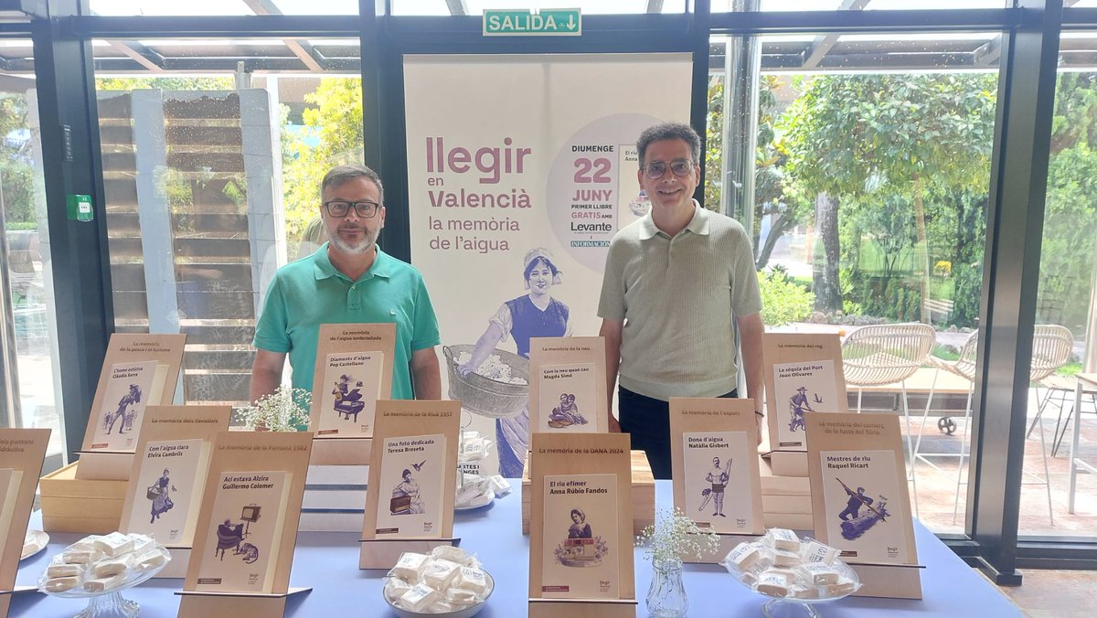 A Alzira s’ha celebrat la presentació de la campanya “Llegir en valencià, la memòria de l’aigua”, organitzada per la Fundació Bromera amb el suport de #UGTPV 

Ha assistit Raül Roselló, Secretari de cultura i llengua de UGT-PV i Eduard Gómez, Secretari General Comarcal de UGT-PV