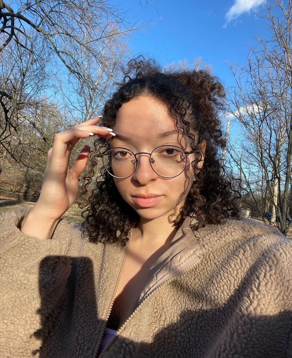 EWashingt's tweet image. Don’t come to my dm asking for nude or you get blocked ❌