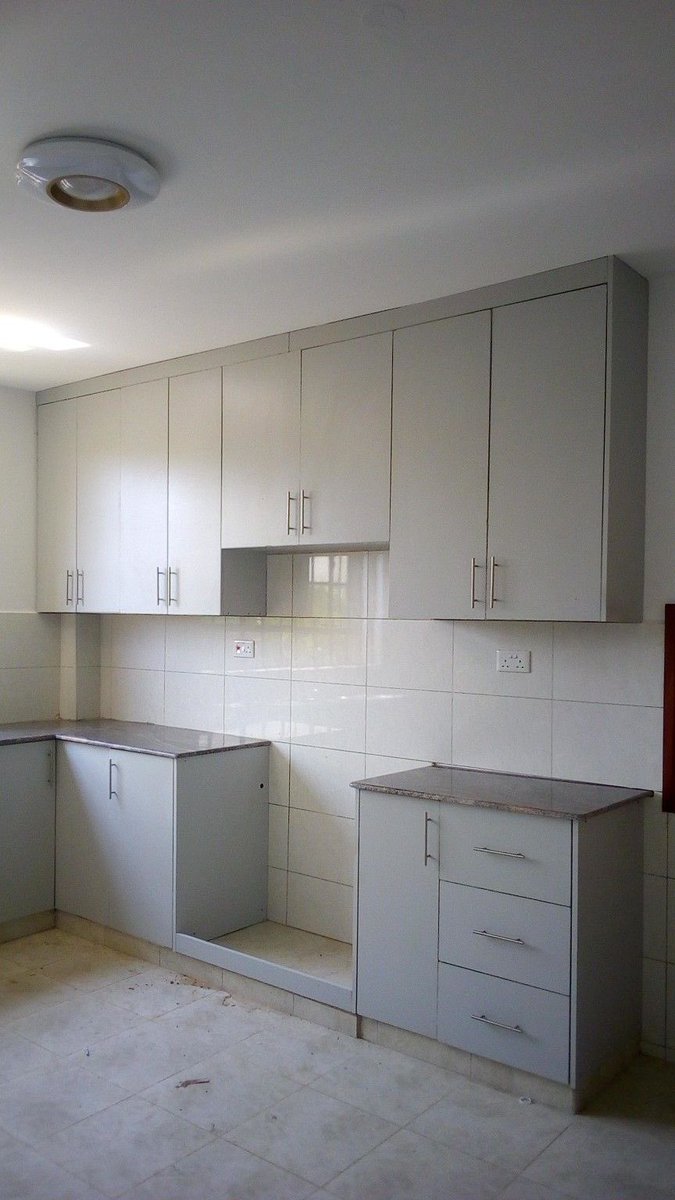 Kitchen Carbinets
DOTCOM INTERIORS 
“design with us”
  0784911179