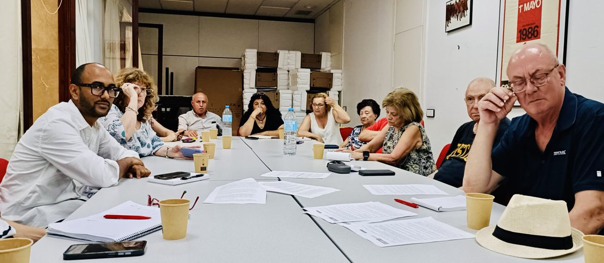 Omar Lamin /❤️ (@omarlamin) on Twitter photo Ens hem reunit amb els jubilats de <a href="/CCOOBalears/">CCOO Illes Balears</a> per escoltar les seves demandes davant les dificultats d'accés a serveis bàsics com la banca o altres serveis essencials. Recollim el seu clam i presentarem iniciatives a les institucions per garantir drets i dignitat. Ens hem reunit amb els jubilats de <a href="/CCOOBalears/">CCOO Illes Balears</a> per escoltar les seves demandes davant les dificultats d'accés a serveis bàsics com la banca o altres serveis essencials. Recollim el seu clam i presentarem iniciatives a les institucions per garantir drets i dignitat.