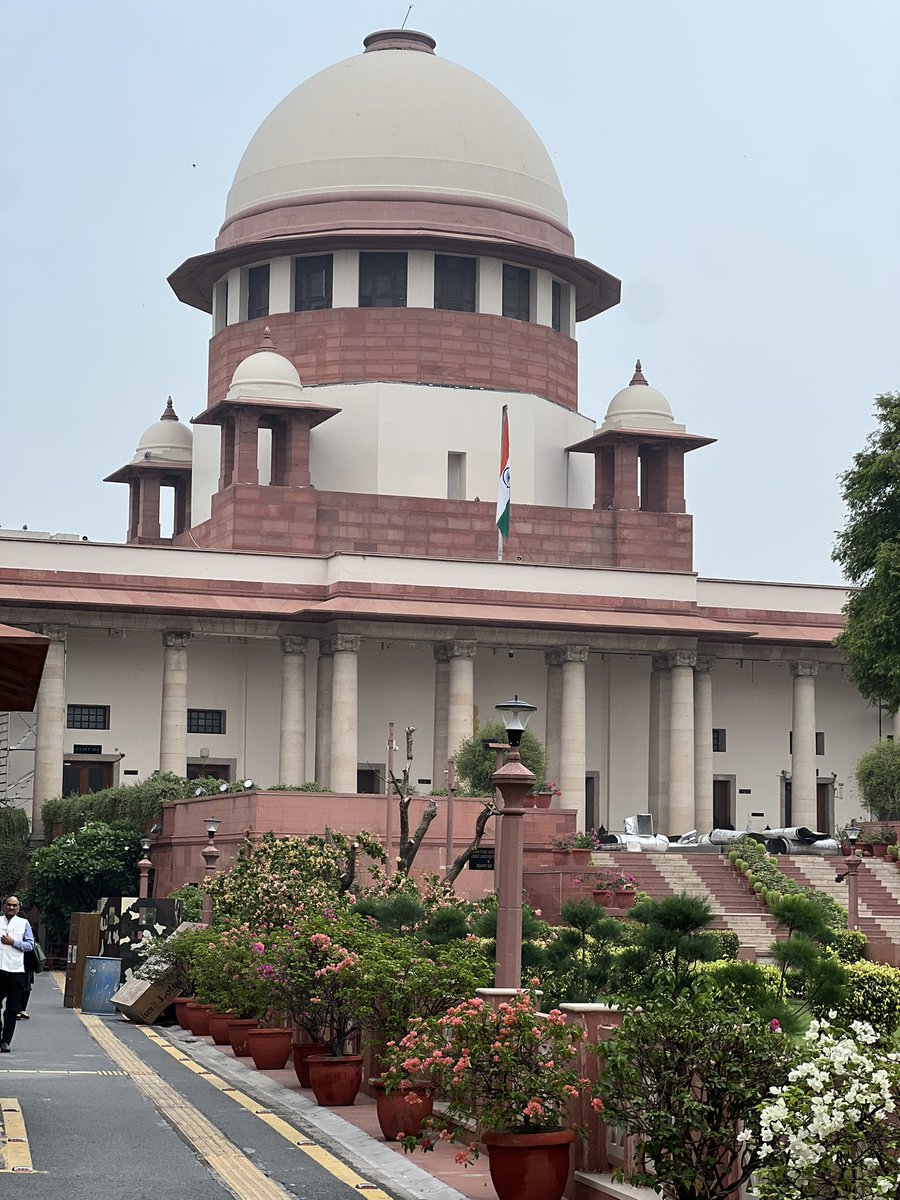 The beauty of the Supreme Court is back!

The recent removal of the unnecessary glass corridors marks a welcome return to the original architectural essence of the Court. Thanks to Honourable Chief Justice of India, Honourable Mr. Justice B.R. Gavai.
#supremecourtofindia
