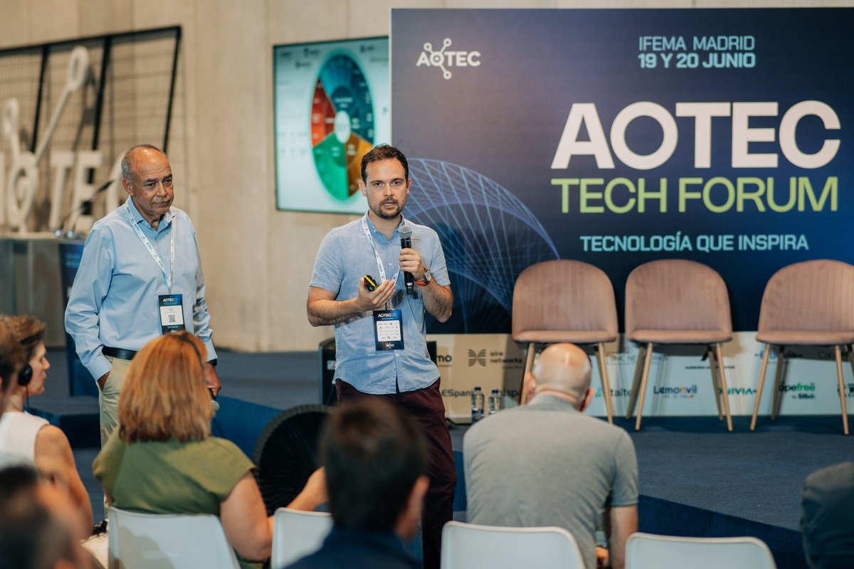 AOTEC (@aotec_es) on Twitter photo <a href="/INCYMA_ES/">Incyma</a> <a href="/Global_OCA/">OCA Global</a> <a href="/HuaweiSpain/">Huawei España</a> <a href="/Hispasat/">Hispasat</a> <a href="/radiokable/">radiokable</a> <a href="/GrupoAire_/">Grupo_Aire</a> 🔹“Conectividad 5G en España: de los enlaces por radio a la fibra óptica”
🙌🏻 Francisco Forteza y Marcos Tadeo Ruiz (<a href="/adamo_es/">Adamo</a>) han analizado las limitaciones de las torres 5G conectadas por radio, evidenciadas tras el apagón reciente, y las ventajas de la fibra óptica. <a href="/INCYMA_ES/">Incyma</a> <a href="/Global_OCA/">OCA Global</a> <a href="/HuaweiSpain/">Huawei España</a> <a href="/Hispasat/">Hispasat</a> <a href="/radiokable/">radiokable</a> <a href="/GrupoAire_/">Grupo_Aire</a> 🔹“Conectividad 5G en España: de los enlaces por radio a la fibra óptica”
🙌🏻 Francisco Forteza y Marcos Tadeo Ruiz (<a href="/adamo_es/">Adamo</a>) han analizado las limitaciones de las torres 5G conectadas por radio, evidenciadas tras el apagón reciente, y las ventajas de la fibra óptica.