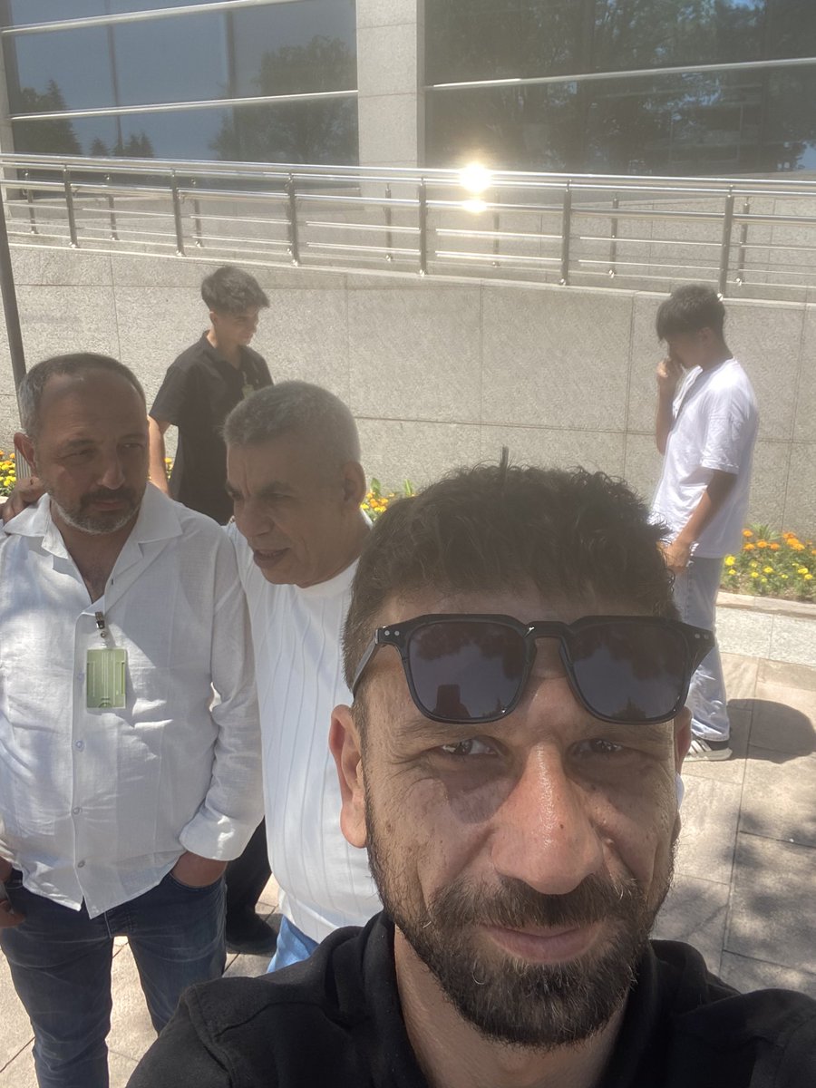 Ankaralı Yusuf abi ve İlker kardeşim bizleri çok iyi misafir ettiniz Yusuf abi sana özel bir teşekkür ediyorum dava adına mükemmel bir işe imza attın 👏👏 #perşembe
#EşrefRüya
#FileninSultanları
Tam Sigorta İçin
#SendikalarStajyerÇırağaDestekVerin