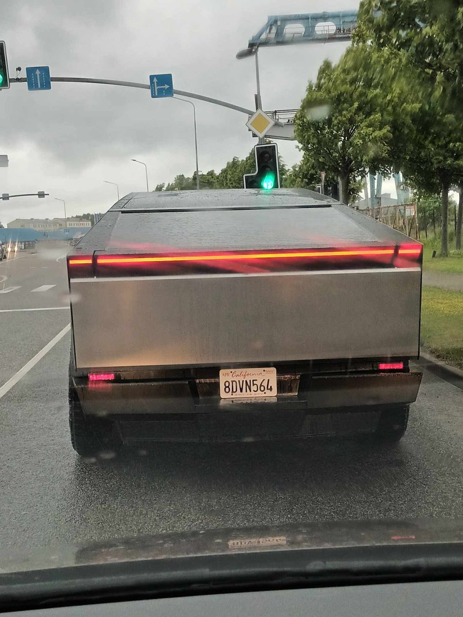 Dairis J tweet media