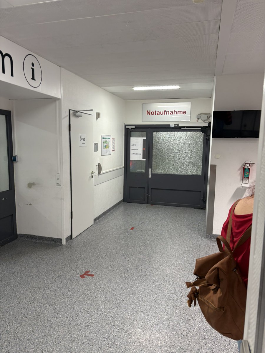 Warum ich zurzeit nicht streame
Ich habe so heftige Schmerzen das ich in der Nacht sogar ins Kh musste 
Wir sehn uns bald Kuss