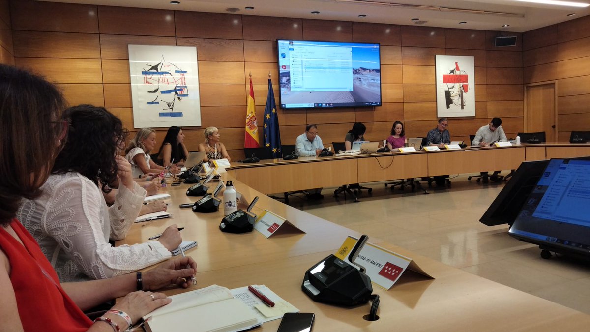 Observatorio de Salud Pública de Cantabria (@ospcantabria) on Twitter photo ✅ Representantes del Observatorio de Salud Pública de #Cantabria han participado hoy en la reunión del grupo de trabajo sobre #equidad en #salud y población #gitana en la sede del <a href="/sanidadgob/">Ministerio de Sanidad</a> en #Madrid donde han asistido representantes de las #CCAA. ✅ Representantes del Observatorio de Salud Pública de #Cantabria han participado hoy en la reunión del grupo de trabajo sobre #equidad en #salud y población #gitana en la sede del <a href="/sanidadgob/">Ministerio de Sanidad</a> en #Madrid donde han asistido representantes de las #CCAA.