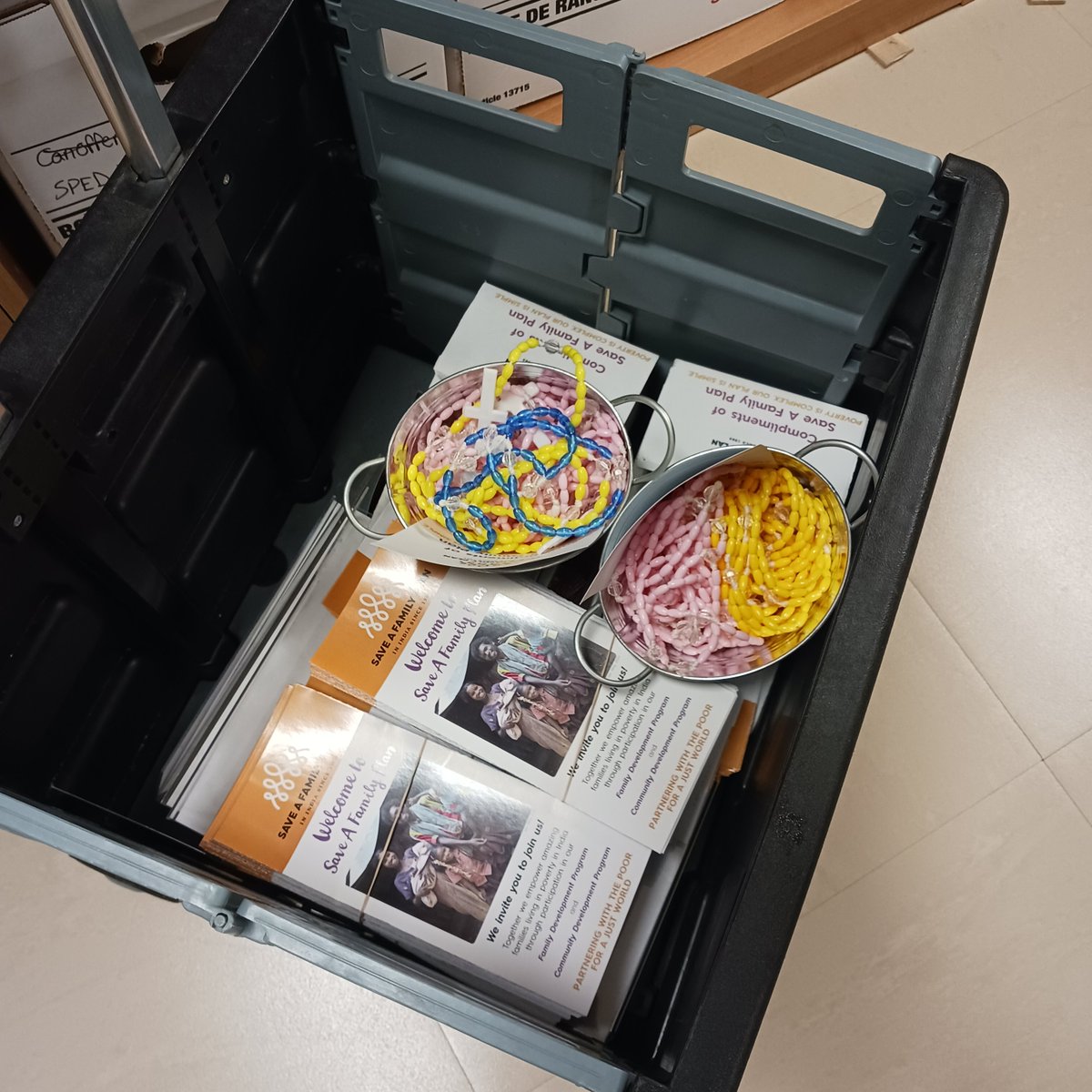 SaveAFamilyPlan's tweet image. Today is @DOL_ca Admin Support PD Day. If you would like posters &amp;amp; brochures pls yourself in the refectory with our compliments!

#adminprofessionals #professionaldevelopment #peoplehelpingpeople #sustainabledevelopment #india