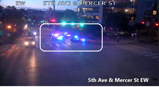 Hoạt động SPD trên Mercer St & 5th Ave N, chặn