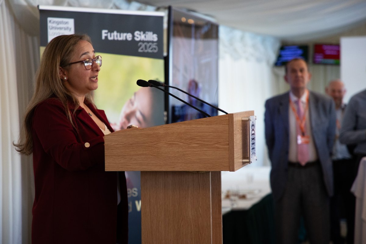 iNHouseComms's tweet image. Thrilled to support the launch of @KingstonUni's groundbreaking Future Skills report - a milestone in shaping the future of digital skills and innovation.
Last night’s event brought together @FeryalClark and @EdwardJDavey alongside leading academics and industry pioneers.