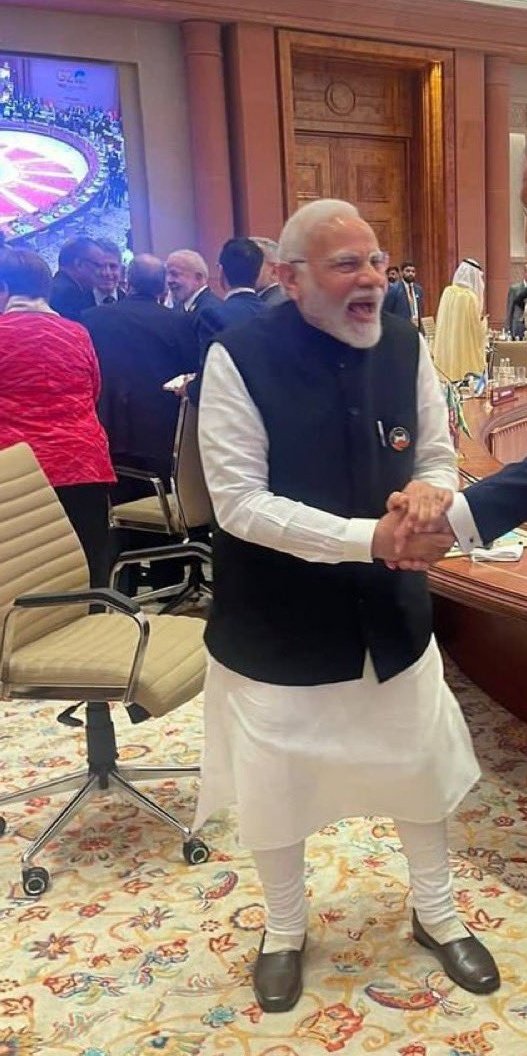 An average dhaabay wala in Karachi: