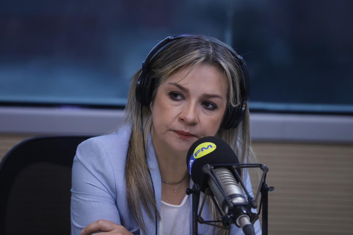 #AlAire | “Este gobierno es una amenaza a la institucionalidad, a la democracia, pero vamos a superar esto”, Vicky Dávila, precandidata presidencial.