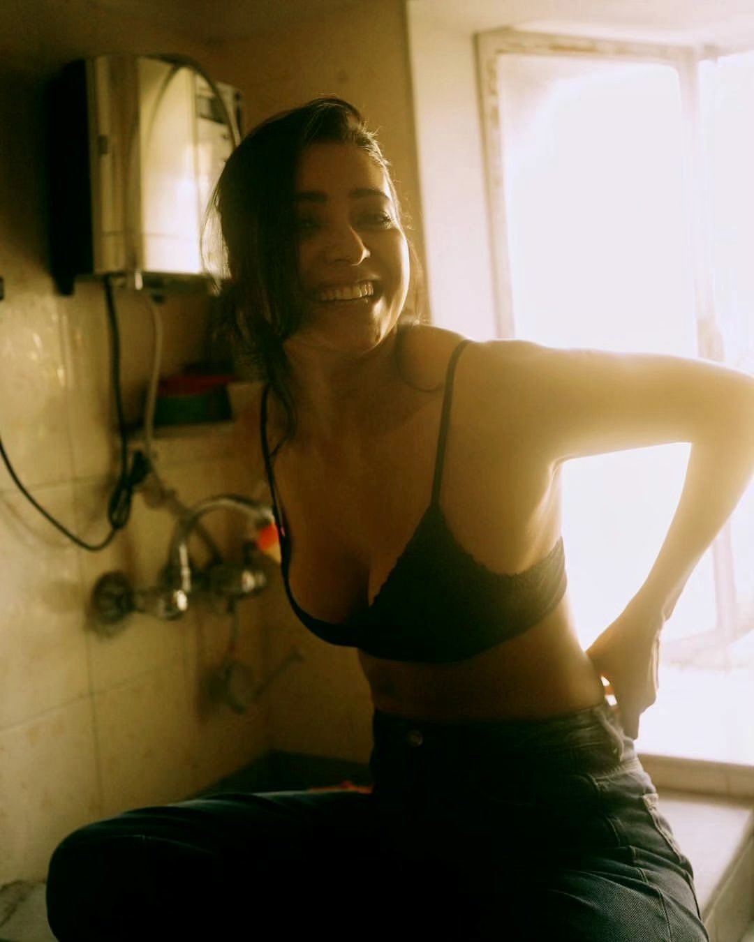 GtzcvqpXQAAKJv5?format=jpg&name=large