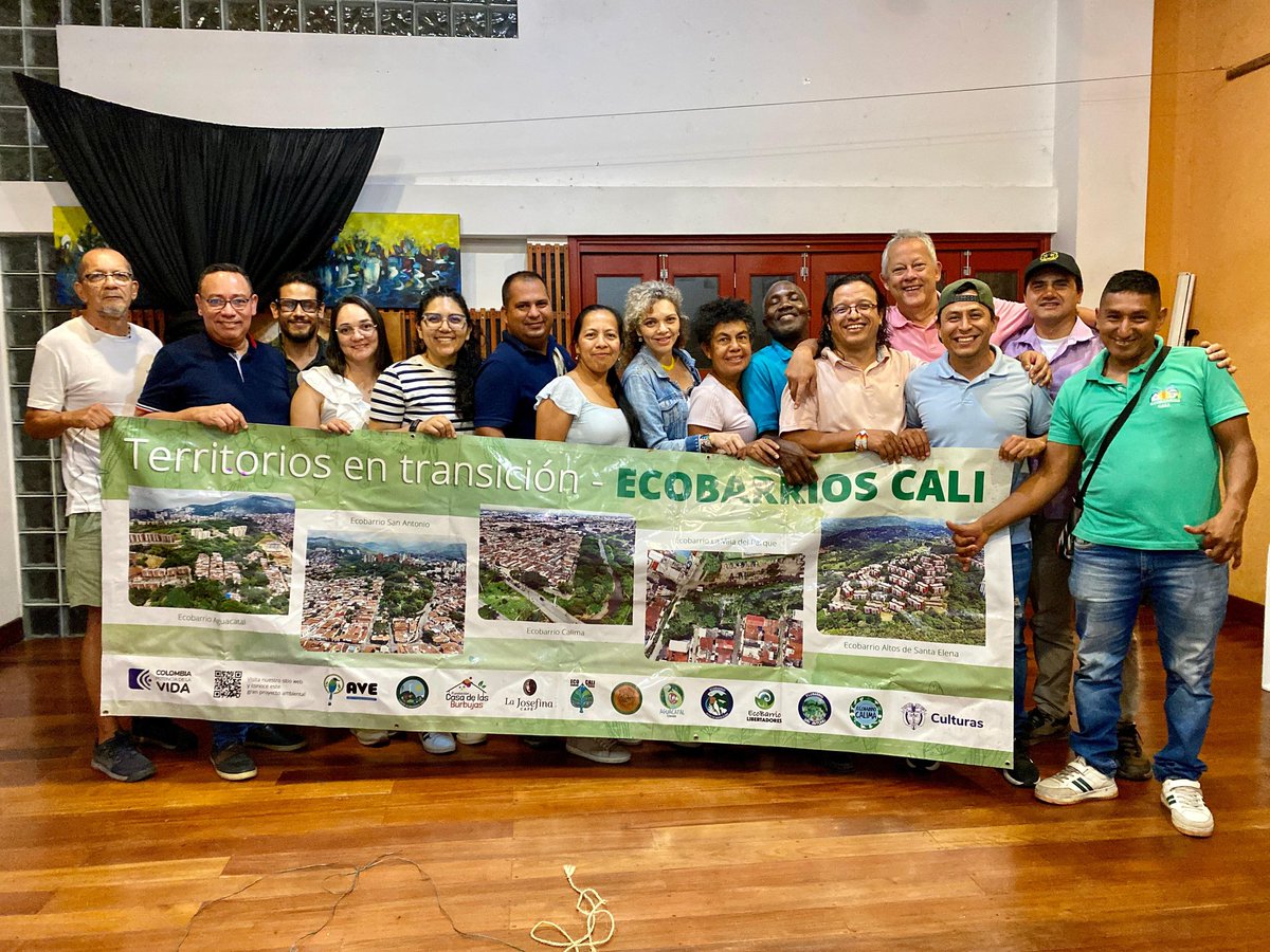 UsolidariaCo's tweet photo. #Cali | Los Ecobarrios se siguen fortaleciendo, las comunidades iniciarán su formalización en una cooperativa de segundo nivel, lo que dará paso a un nuevo Circuito que potenciará la educación ambiental y la sostenibilidad en la ciudad. https://t.co/RtJ1qNLPCn