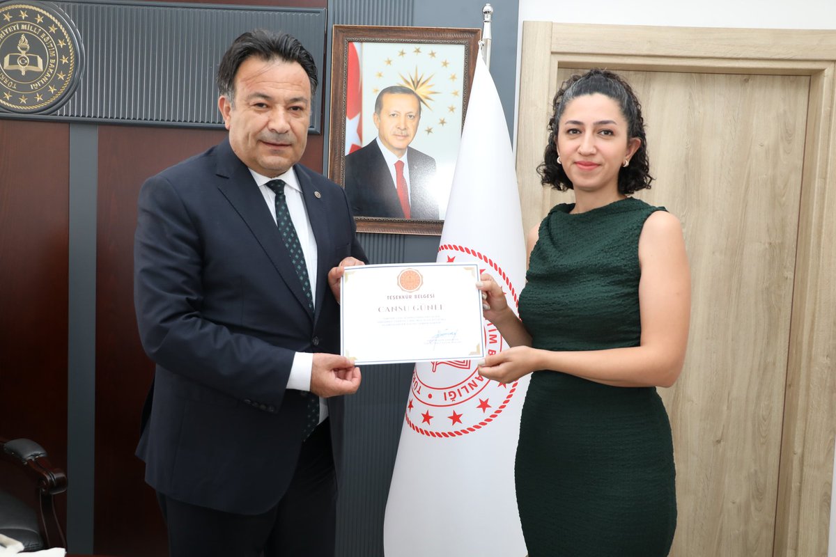 Tunceli İl Millî Eğitim Müdürlüğü (@tunceli_mem) on Twitter photo İl Müdürümüz Sn. <a href="/BahameddinK/">Bahameddin KARAKÖSE</a>,
TÜBİTAK Ankara Finali'nde Türkçe alanında Türkiye 3'üncüsü olan Hacı Bektaş Veli BİLSEM öğrencisi Armanç Yıldırım ve öğretmeni Cansu Günel'i kabul etti.
İl Müdürümüz,öğretmen ve öğrencimizi tebrik ederek başarılarının devamını diledi.
<a href="/tcmeb/">Millî Eğitim Bakanlığı</a> İl Müdürümüz Sn. <a href="/BahameddinK/">Bahameddin KARAKÖSE</a>,
TÜBİTAK Ankara Finali'nde Türkçe alanında Türkiye 3'üncüsü olan Hacı Bektaş Veli BİLSEM öğrencisi Armanç Yıldırım ve öğretmeni Cansu Günel'i kabul etti.
İl Müdürümüz,öğretmen ve öğrencimizi tebrik ederek başarılarının devamını diledi.
<a href="/tcmeb/">Millî Eğitim Bakanlığı</a>