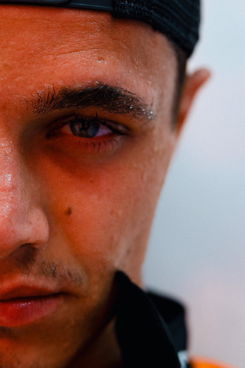 When is hot too hot? Asking for a friend 🥵 

#McLaren