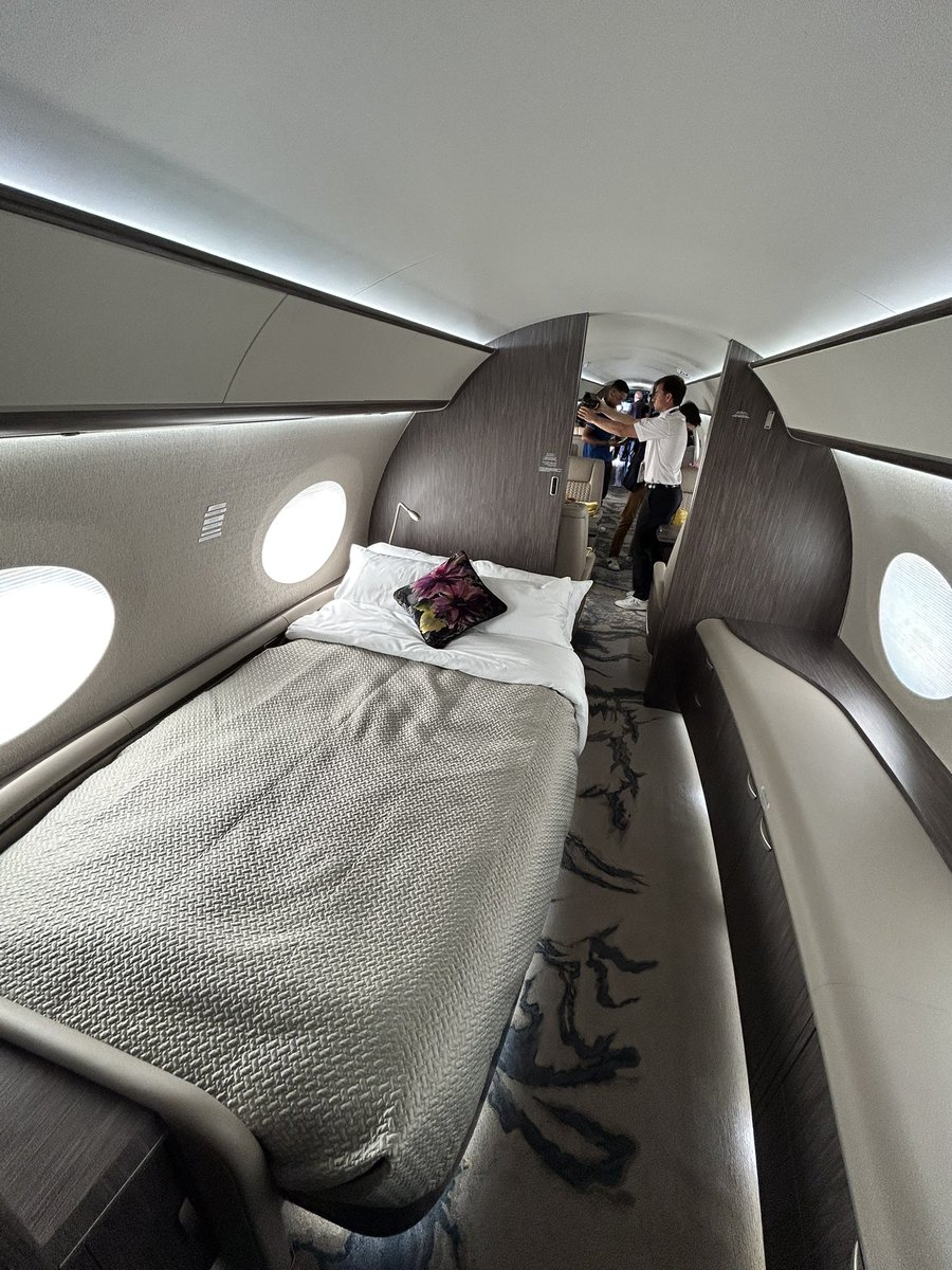 airwaysmagazine's tweet image. 🔴 Inside the @qatarairways Executive G700 in Paris. 

#PAS2025 #SIAE2025 #Qatar #Gulfstream @GulfstreamAero
