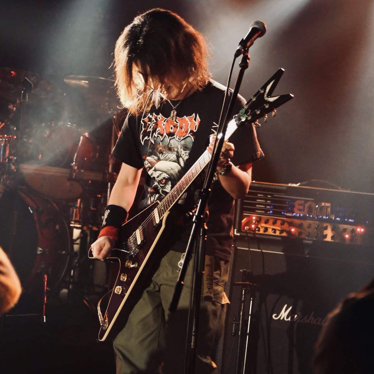HRYK_Thrasher's tweet photo. かなり懐かしい写真が出てきたのですが、12年前ですって!今とあまり変わらん気もするな😅
この頃はENGLのアンプ使ってたなー懐かしい!DEANのフライングVはまだ手元にあるのでライブでまた使いたいですねー🤘😁⚡️
#deanguitars #englamps #throwbackthursday #yesterdaydontmeanshit https://t.co/4tXq3ZzZyx