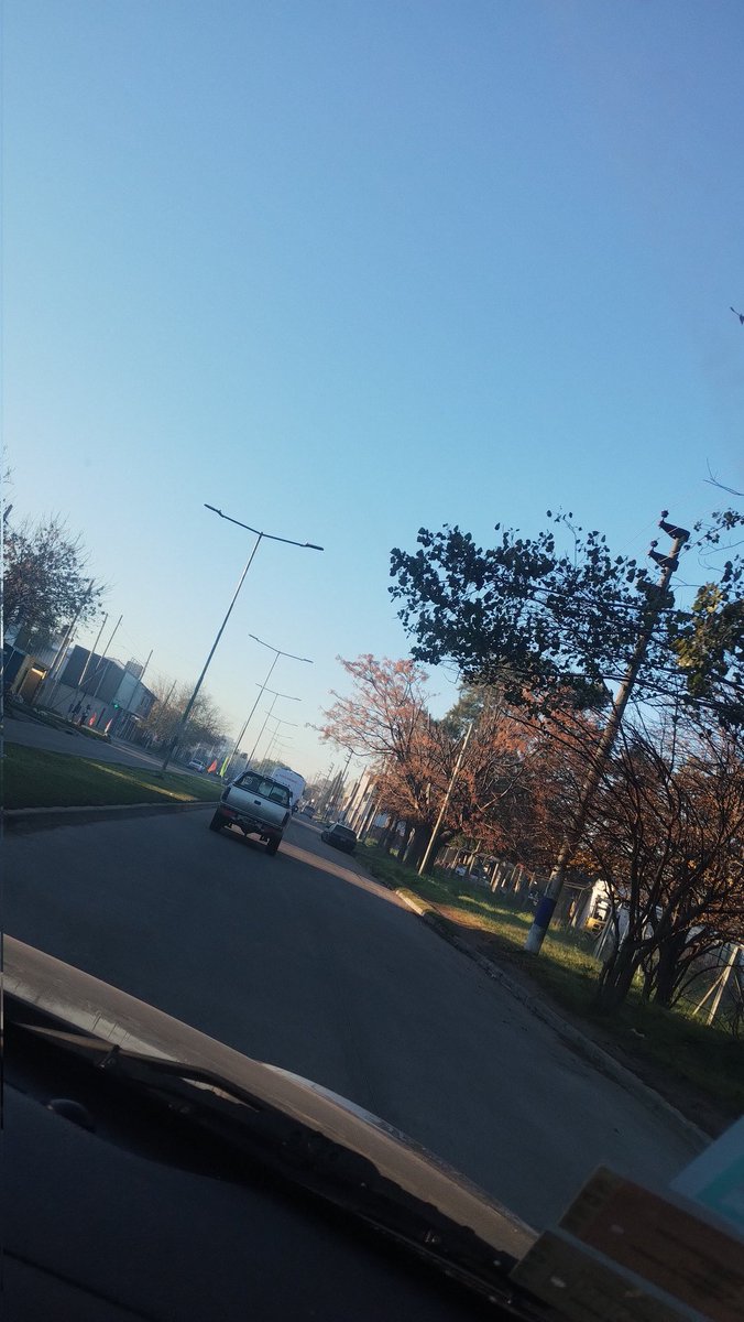rominaosman's tweet photo. Yendo al Regimiento de infantería de Arana, mi hija Mía jura la bandera! Y yo quiero las entradas de los piojos! #ElClubDelMoro https://t.co/hHYufyrE3o