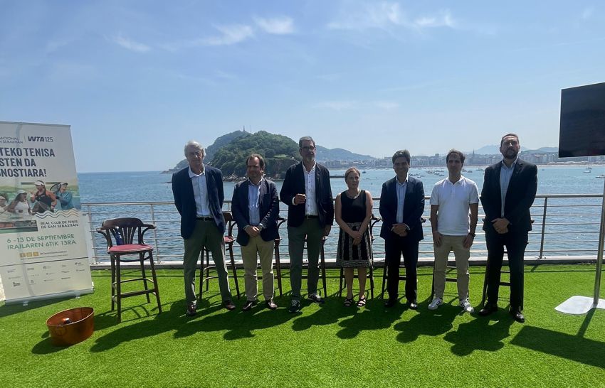 Donostiak bere historiako lehen WTA emakumezkoen tenis txapelketari ongietorria eman dio Donostiako Nazioarteko Openaren aurkezpen ofizialarekin.
#GoazenNeskak #DonostiaKirolaDa
➡ labur.eus/pdhj2feo