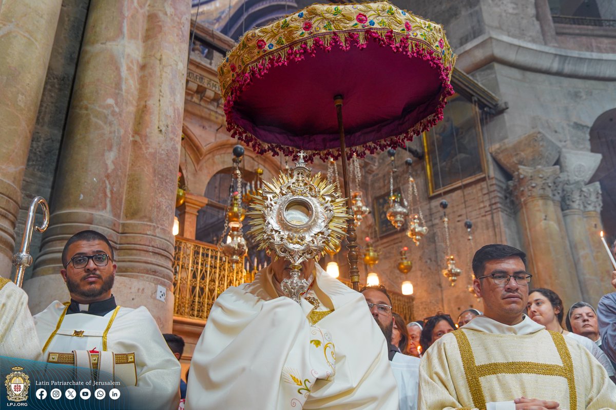 LPJerusalem's tweet photo. الاحتفال بخميس الجسد في كنيسة القيامة

Feast of Corpus Christi Celebrated in the Basilica of the Holy Sepulchre

https://t.co/fxJbmLnT4M https://t.co/ThqswI0hFw