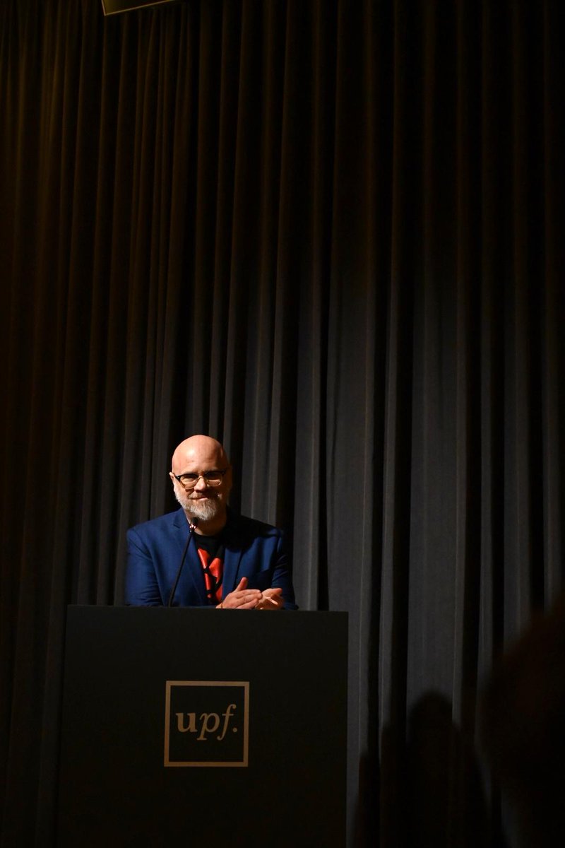Vasile Stănescu:
“We are led to believe we're not many. That’s not true — vegans and vegetarians are 10% of the population in many countries. What we need is to politicize the movement. We can win this fight.
Veganism isn’t a diet — it’s a social justice movement"