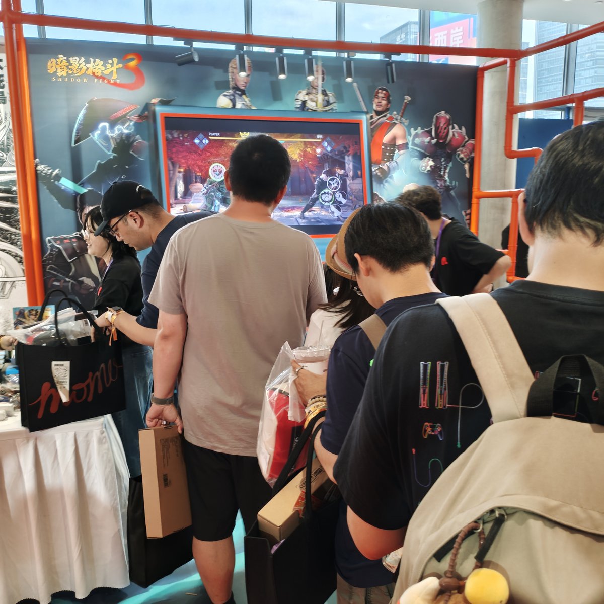 Nekkicom's tweet image. #Nekki was invited to the Wanda Cinema Games (万达电影游戏) press conference. Not every day you share a guest list with 陈祉希 (Wanda Film), 杨海 (Wanda Pictures), and nearly 1,000 media reps.
Wanda — our publishing partner for Shadow Fight in China. SF3 already live, SF4 next!