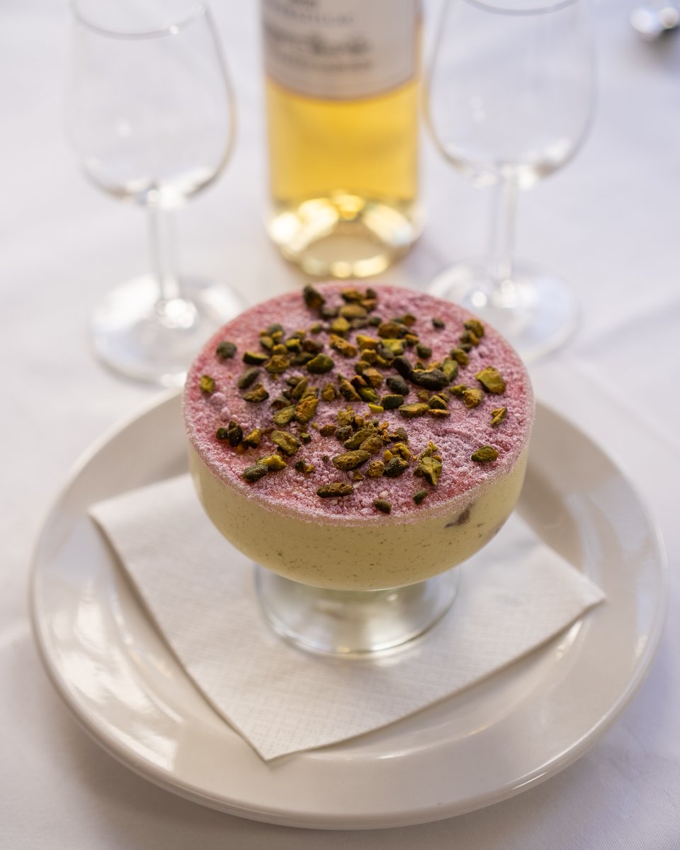 EnglishsoB's tweet image. We’ve been delighted with the response to our summer menu — a seasonal celebration crafted by our brilliant Head Chef, Yuri ☀️
Fresh, elegant and best enjoyed with good company (and perhaps a glass of something chilled…) 💛
#BrightonEats #SummerMenu #EnglishsOfBrighton