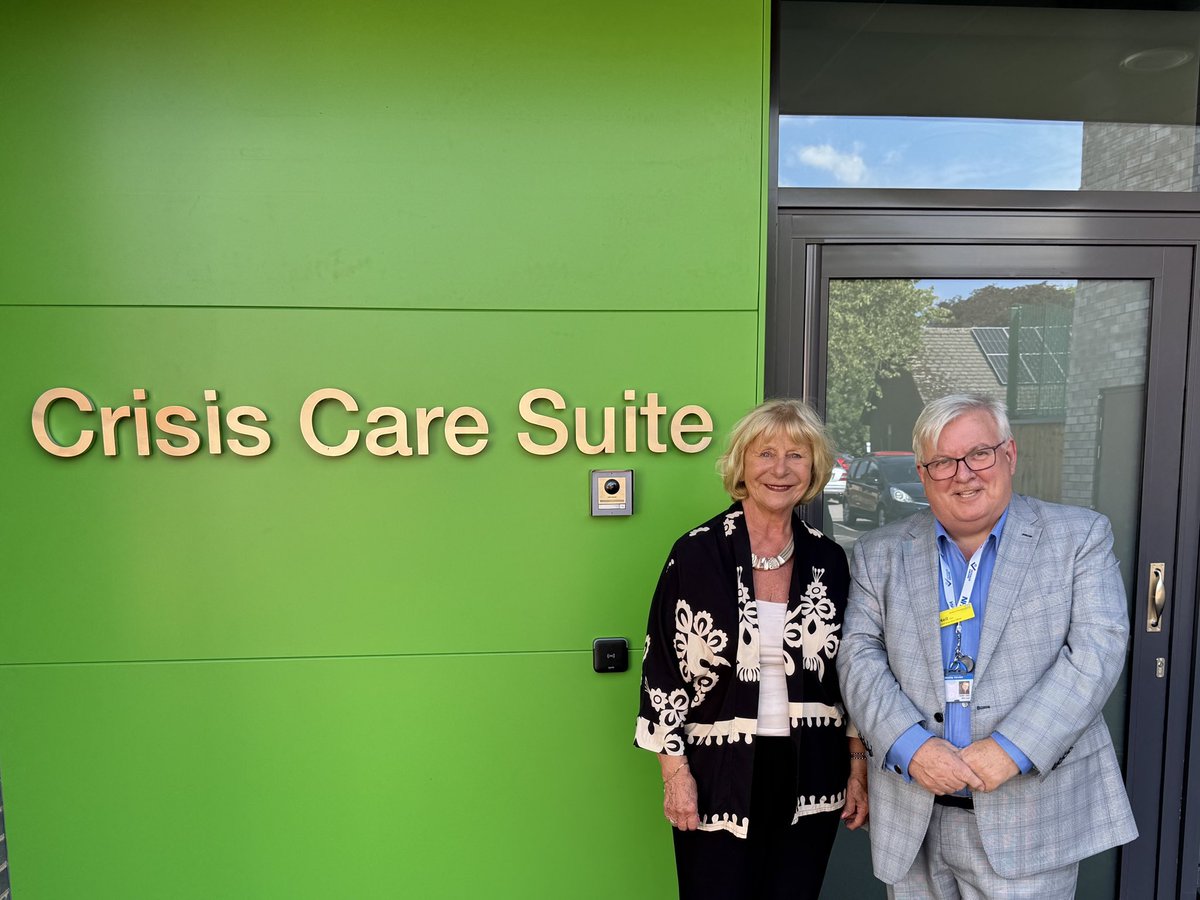 NeilCarrMPFT's tweet image. I was delighted to be able to take Councillor Ann Edgeller on a tour of @mpftnhs Walton Crisis Suite. Ann was instrumental in bringing this project to life and has done so much to support @mpftnhs and the communities it serves - thank you Ann!