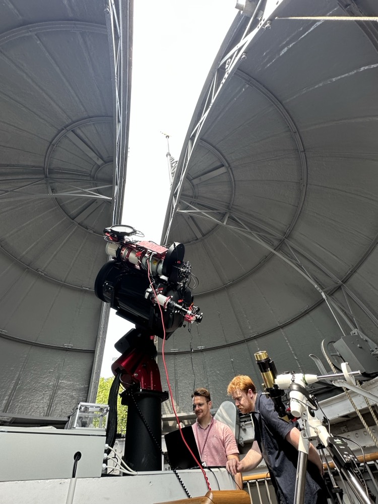 ROGAstronomers's tweet image. ☀️Today is the perfect day to do some solar observing! ☀️
We’ve been hiding away in the Altazimuth Pavilion getting a view of our marvelous and active Sun. This image show a raw feed of the Sun with massive prominences 🔭