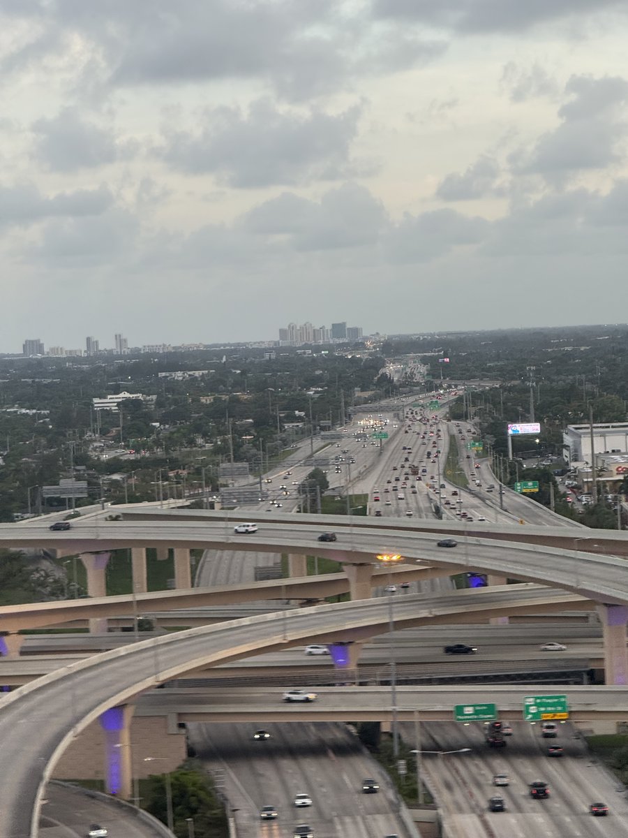 JLF_Firestone's tweet image. There’s no place like home, especially when you’re flying into this view. 🌴✈️ 

#miami #miaairport #miamiviews