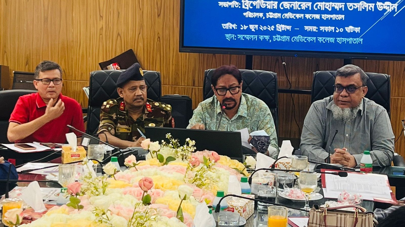 অ্যাম্বুলেন্স ভাড়ায় জিম্মি করা চলবে না: চট্টগ্রাম মেডিকেল কলেজ হাসপাতালে মেয়রের কড়া বার্তা