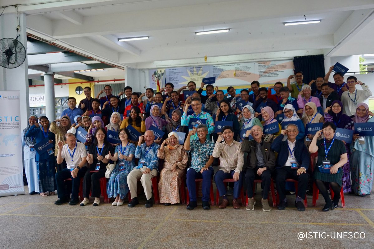 istic_unesco's tweet image. Final day of the Training Programme on AI Literacy for ASEAN Primary and Secondary School Teachers 🤖
👏 Congratulations to all participants !